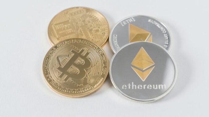 Bitcoin slides, Ether, XRP, Dogecoin move lower ahead of Fed Chair’s final Jackson Hole speech